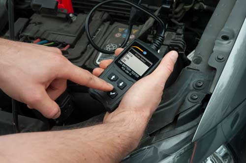 Aparato de medición para automóviles (control de baterías)